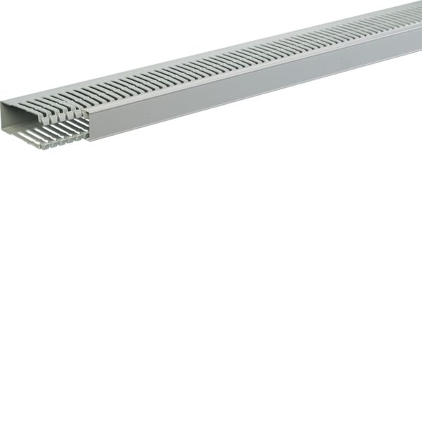 Goulotte de câblage horizontale avec couvercle 80x30x629mm pour série quadro UC913